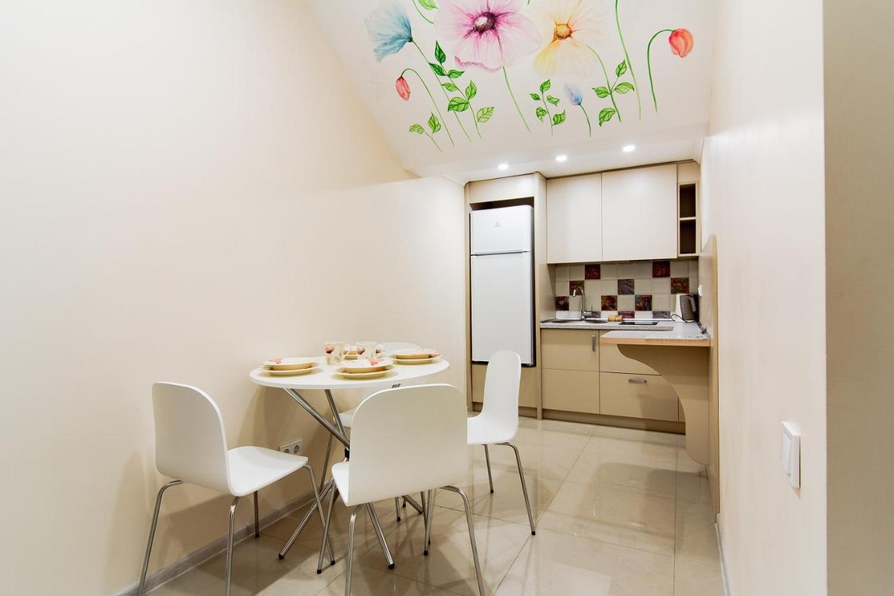 Art Apartments On Deribasovskaya أوديسا المظهر الخارجي الصورة