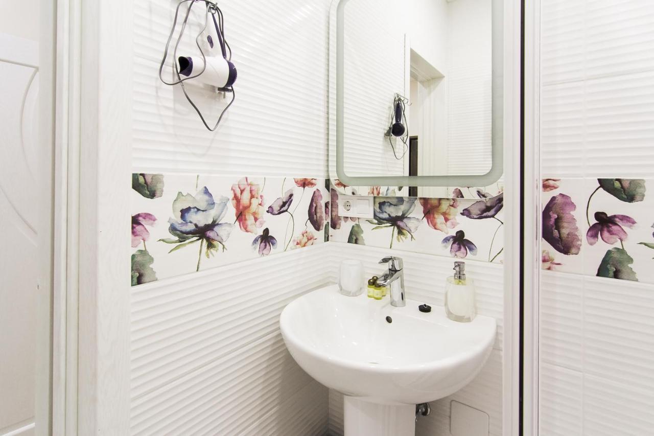 Art Apartments On Deribasovskaya أوديسا المظهر الخارجي الصورة