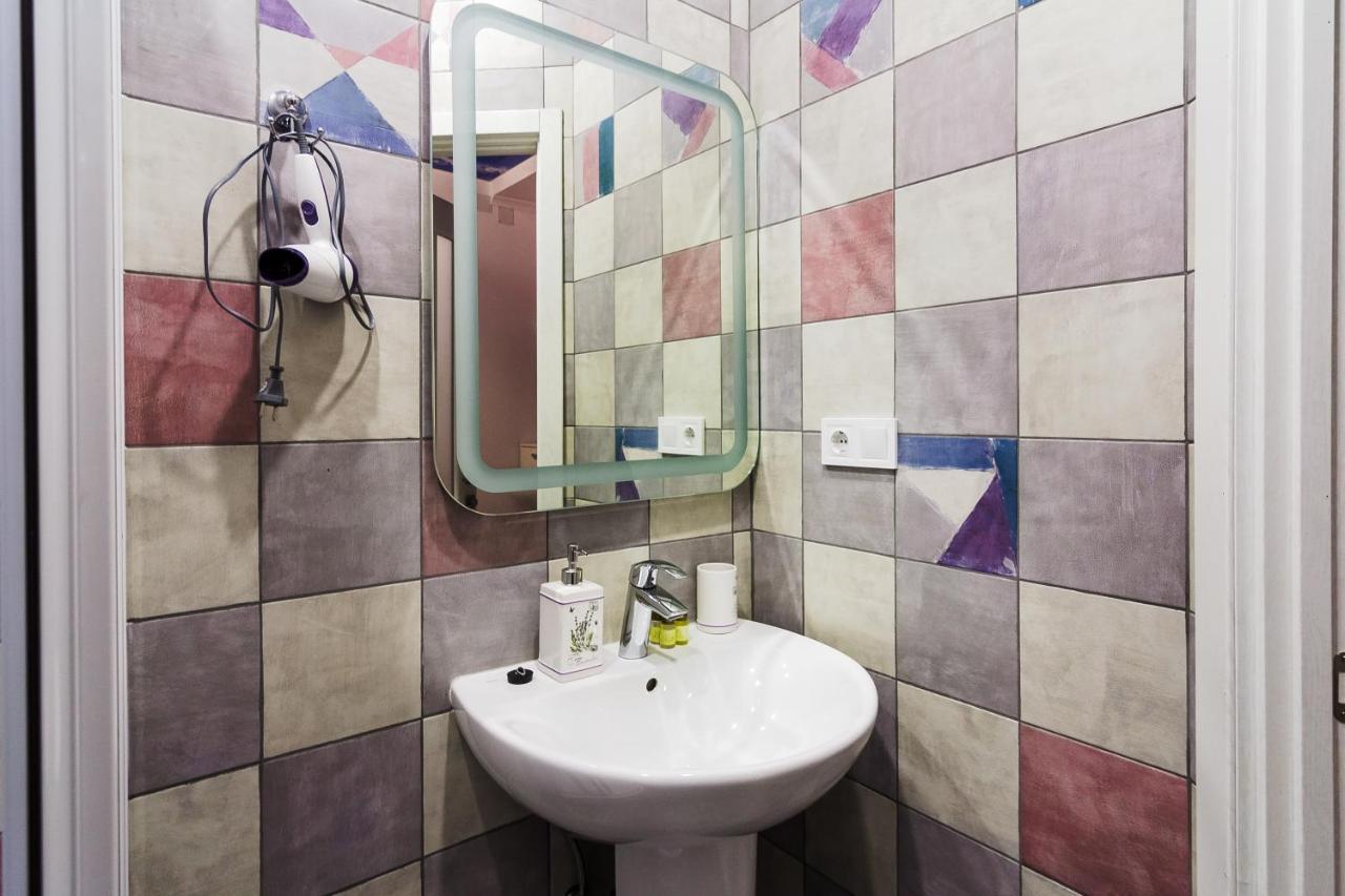 Art Apartments On Deribasovskaya أوديسا المظهر الخارجي الصورة
